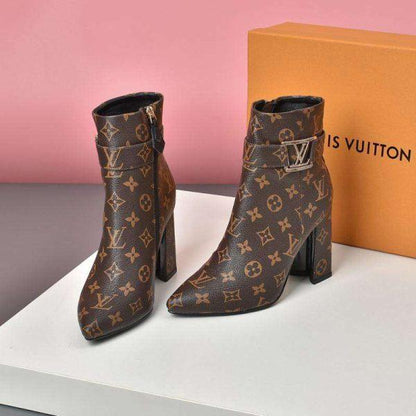 New Fashion Versatile Casual High Heel Boots 1023122216