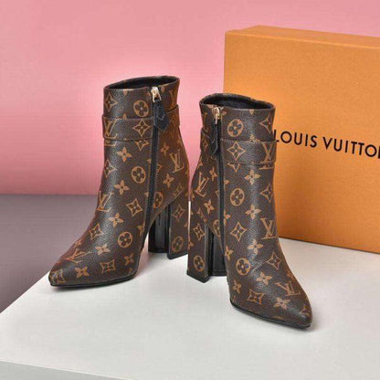 New Fashion Versatile Casual High Heel Boots 1023122216