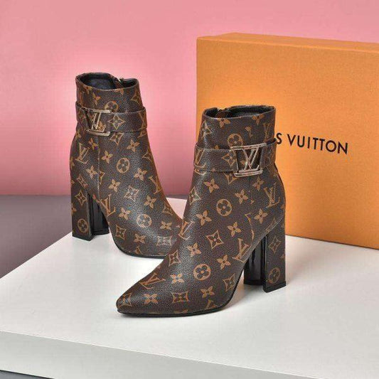 New Fashion Versatile Casual High Heel Boots 1023122216