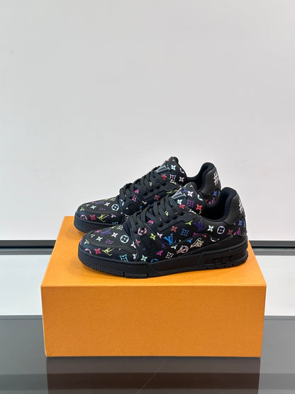 L-V Trainer's latest series of high luxury sports shoes XC0425042408