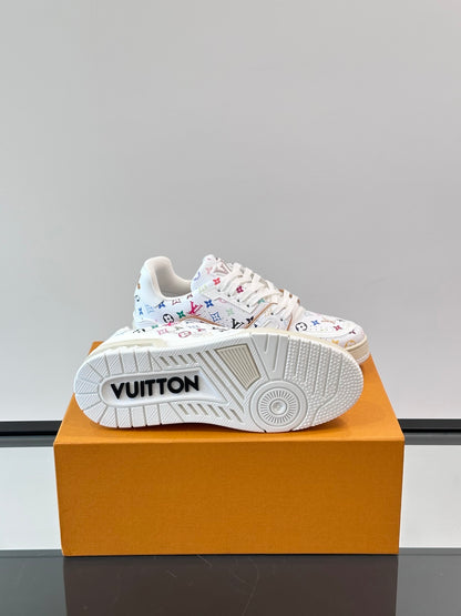 L-V Trainer's latest series of high luxury sports shoes XC0425042408
