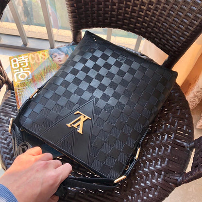 Luxury men's leisure commuting bag 1024070103