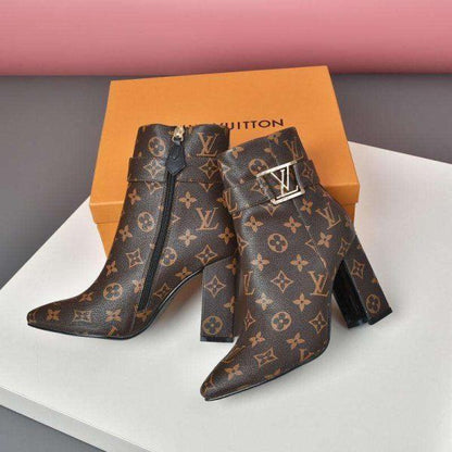 New Fashion Versatile Casual High Heel Boots 1023122216