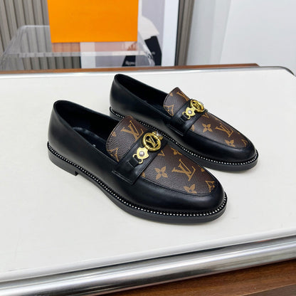 New Fashion V Logo Leather Women's ShoesXC052025021804